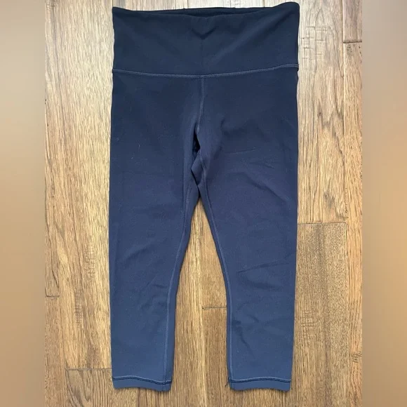 ATHLETA ELATION Capri Leggings Navy Blue XS High Rise Yoga Pants - Picture 3 of 8